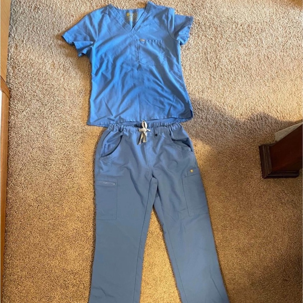 FIGS scrub set. Size medium blue